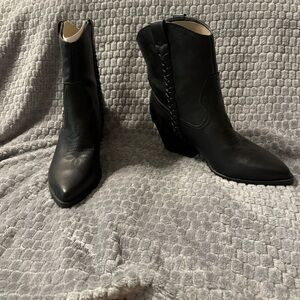 NEW IN BOX!! Dolce Vita Boot Women’s 7.5